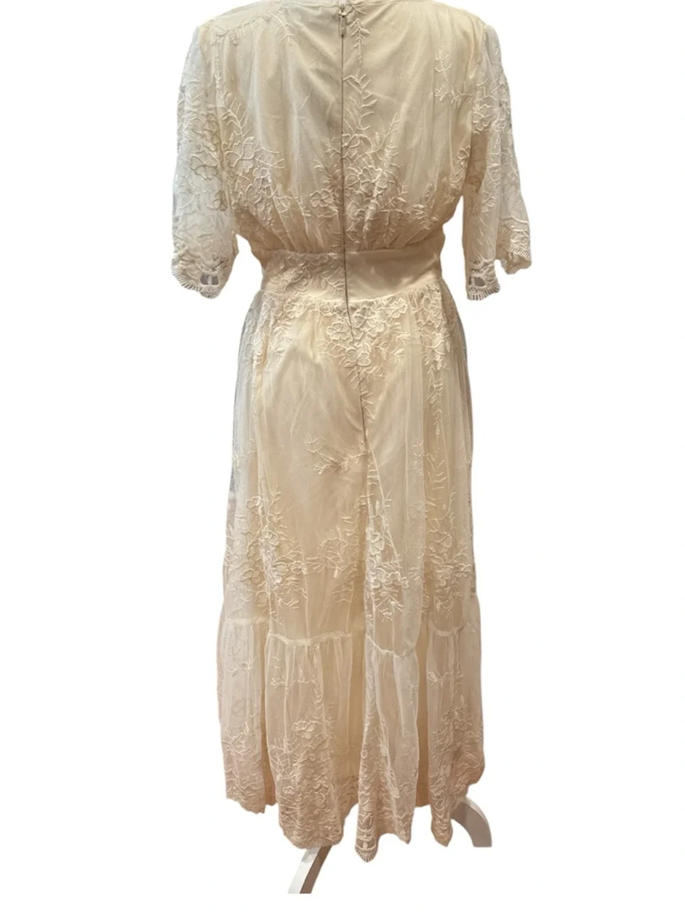 Baltic Born Clarissa Lace Vintage Cream Midi Dress size medium NWT - Picture 5 of 9